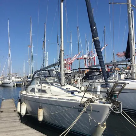 Merak Botel
