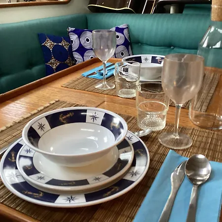 Merak Bådhotel *