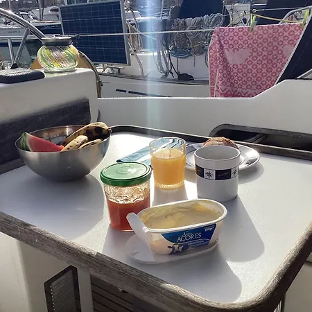 Ботель Merak Лісабон